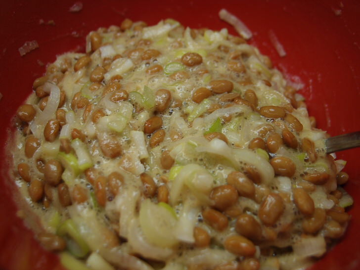 普通の納豆に長ネギのみじん切りを混ぜると超絶美味い