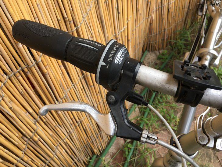 DAHON自転車にブルホーン型グリップを装着する | チャリパカ(semiboze(半禿)のブログ)