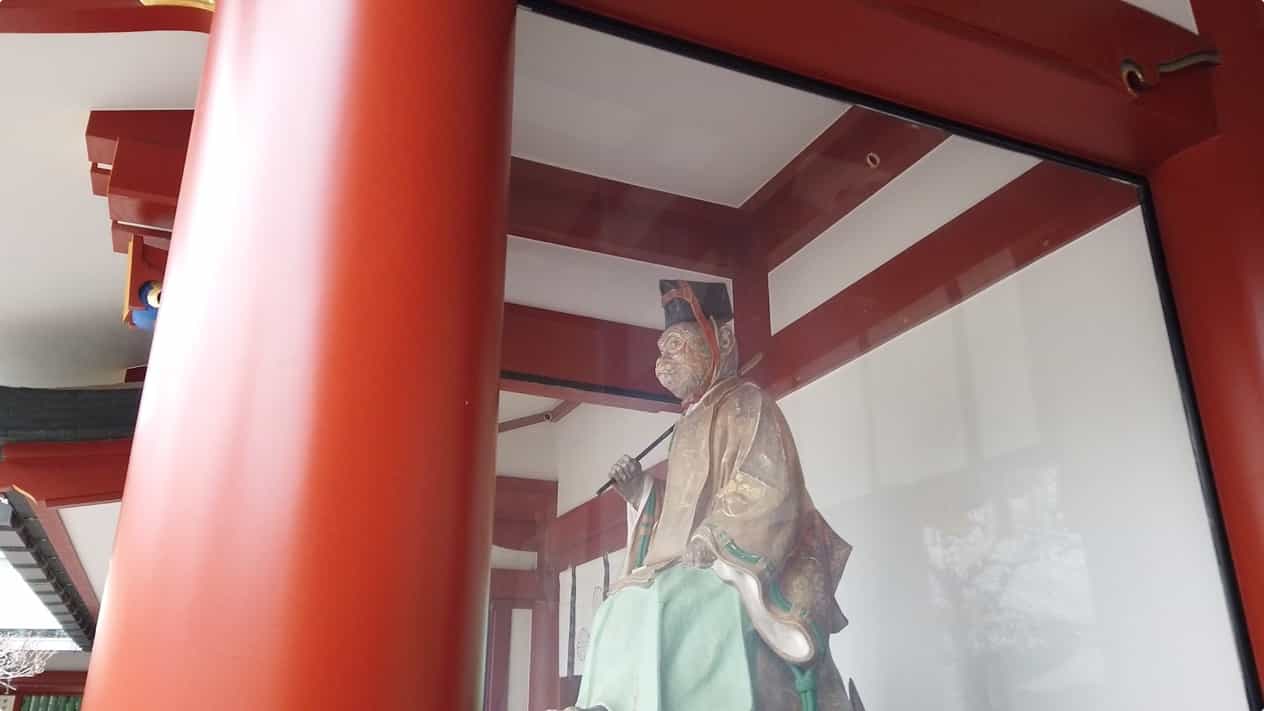 東京永田町日枝神社夫婦一対の神猿像